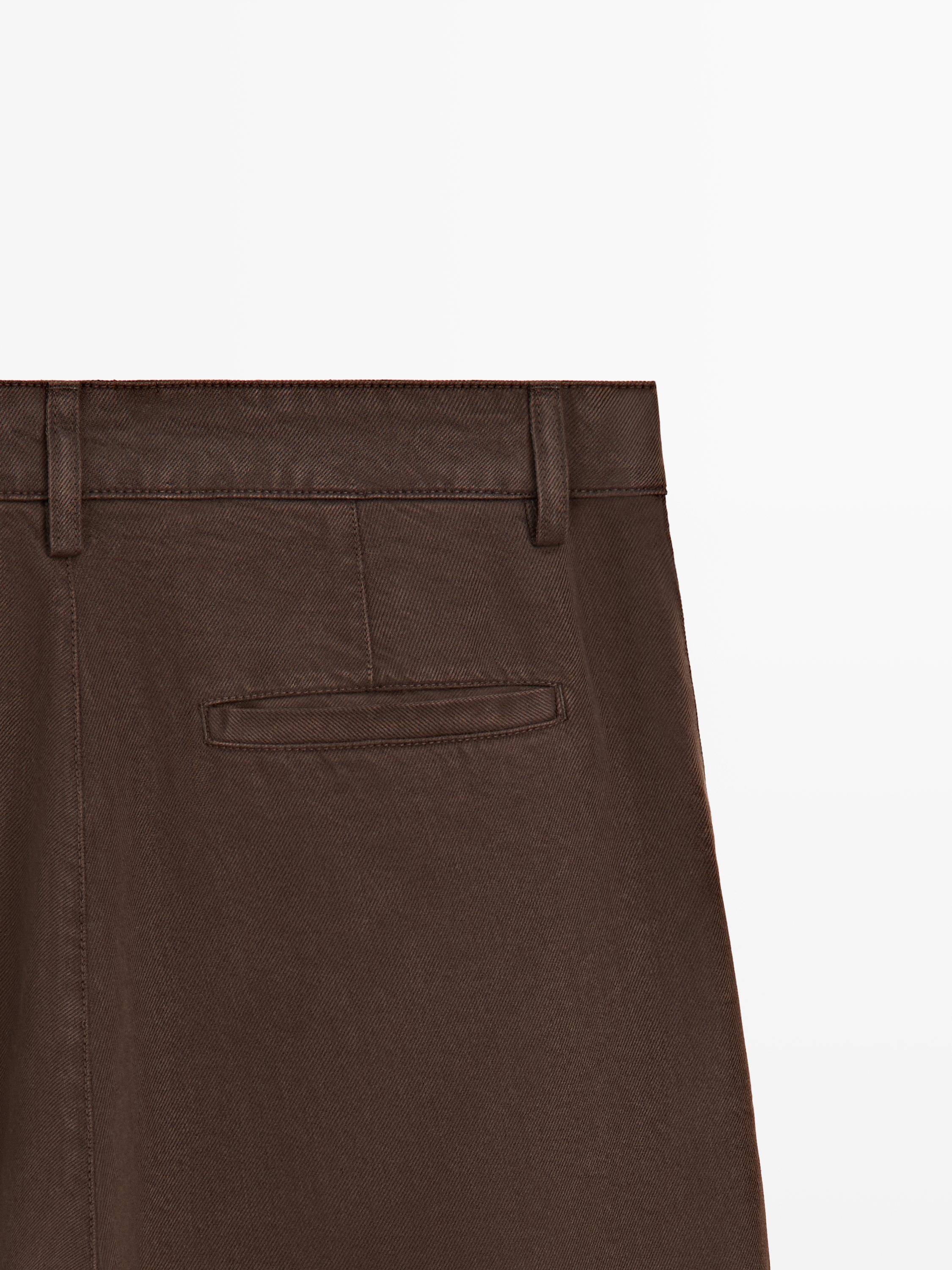 Pleated wide-leg pants